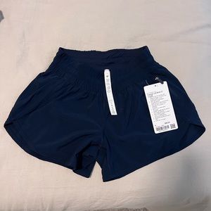 Lululemon Tracker LR short 4” NWT